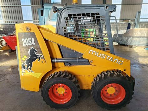 https wichita.craigslist.org hvo d mustang-2054-skid-steer 6485873950.html|2013 Mustang/Gehl skid steer .